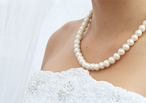 今どきの花嫁道具は真珠のネックレスが人気？