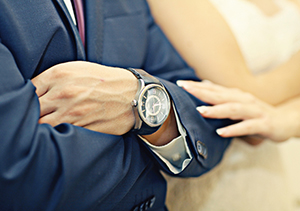 婚約指輪のお返しにおすすめなのは腕時計？